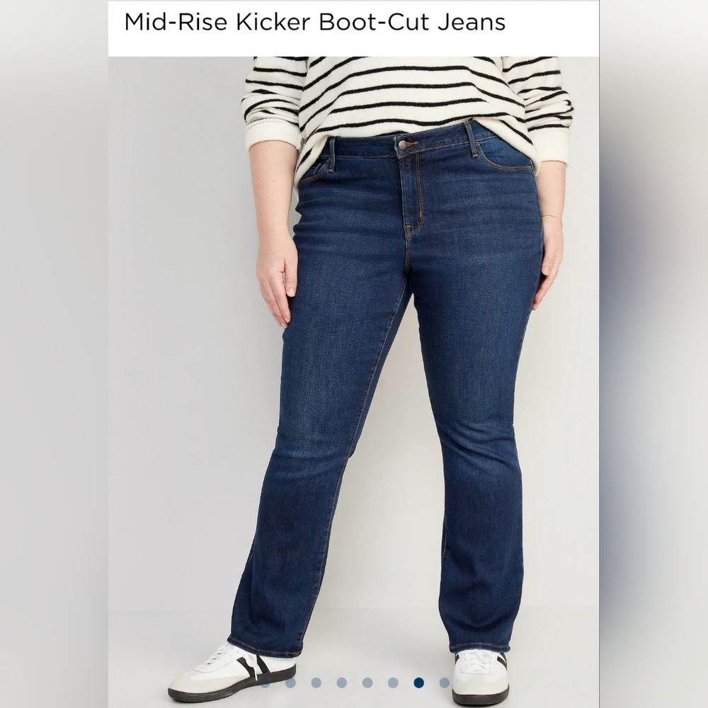 EUC Old Navy mid rise Kicker Boot Cut jeans Discontinued size 20 short